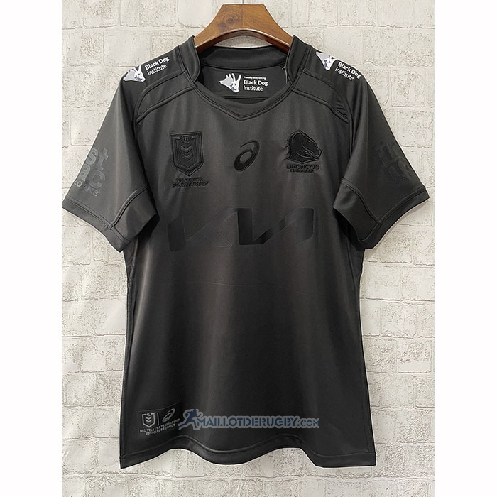 Maillot rugby RCBO BROCELIANDRE OUEST porté n°10 shirt moulant Bretagne